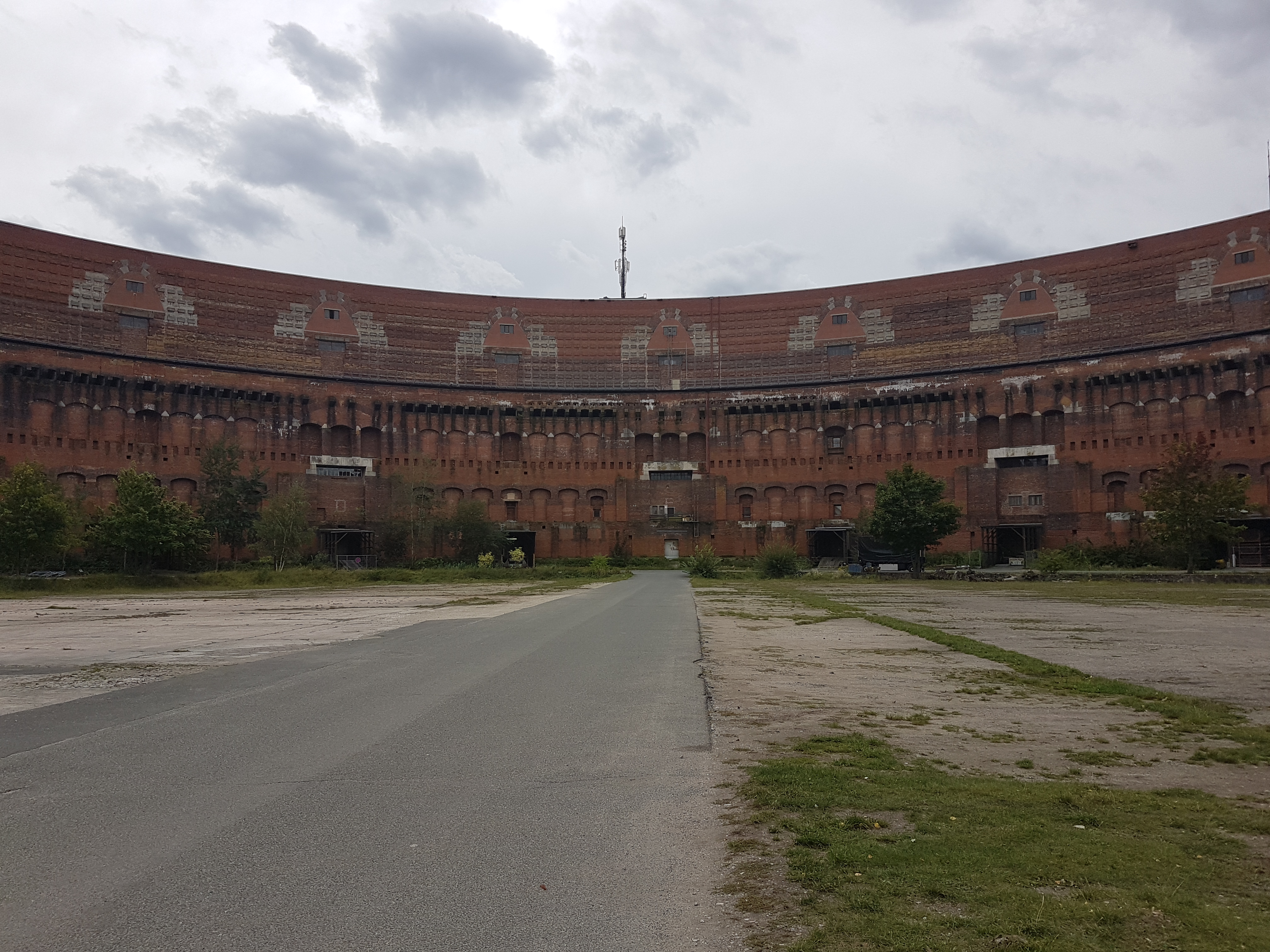 Kongresshalle Brick Later